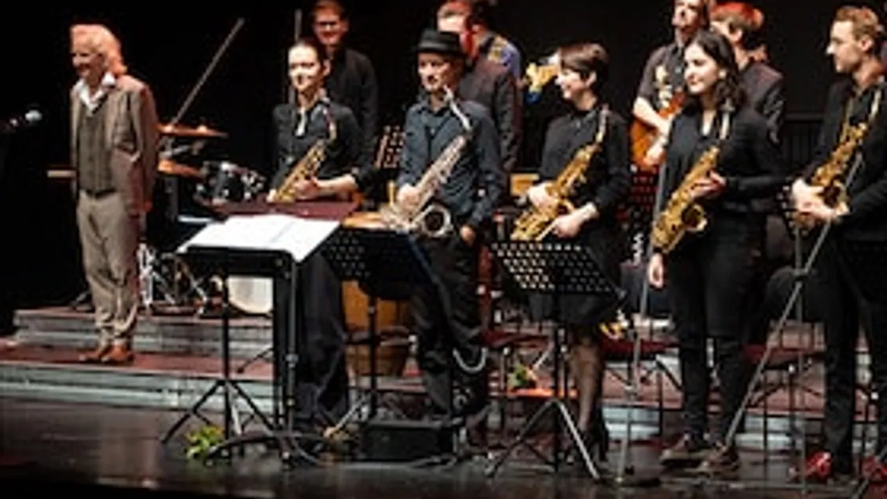 Swingin' Christmas Time - Bigband der Hochschule für Musik KA (Ltg. Peter Lehel) - In Kooperation mit der Hemingway Lounge
