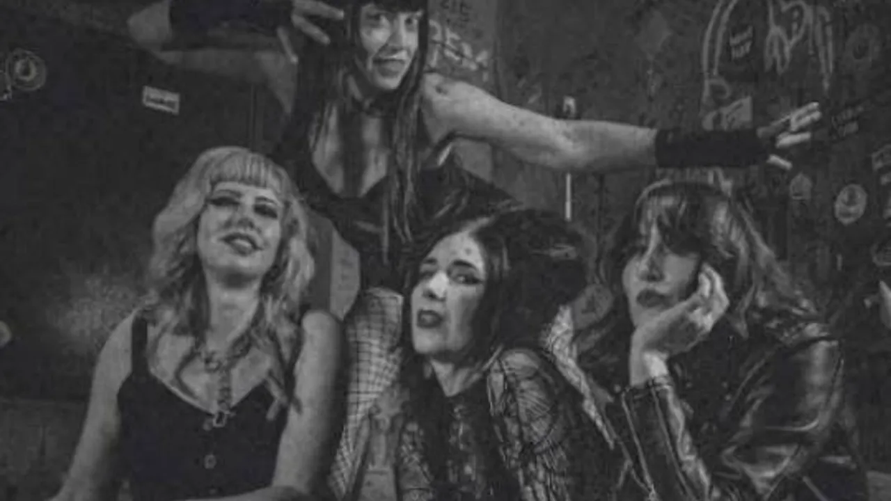 THE DARTS