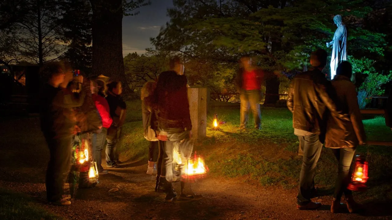 Classic Evening Lantern Tour 2026