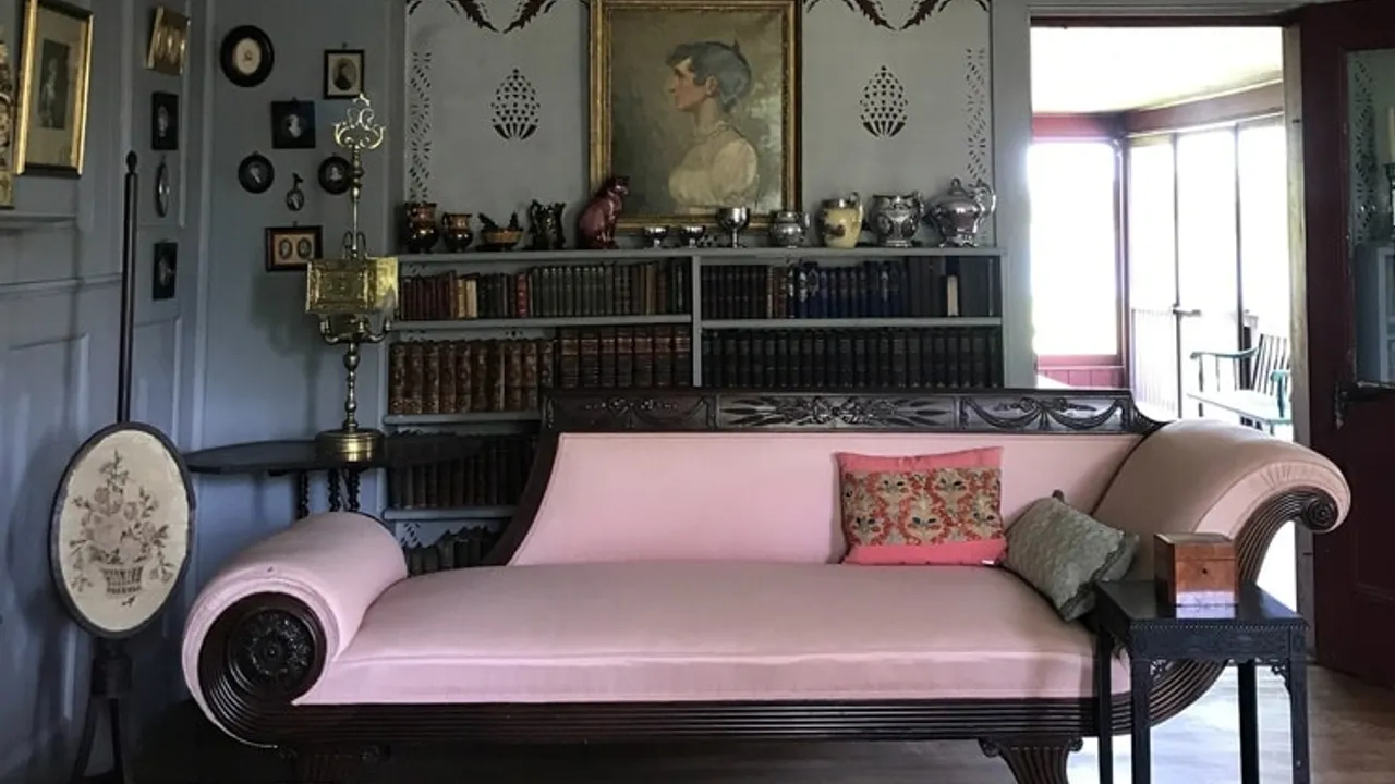 Guided Tour: Perkins House Museum