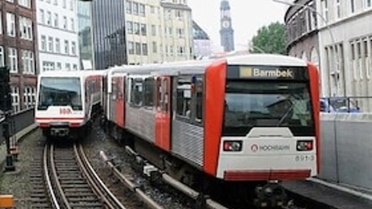 Ringtour – Stadtrundfahrt mit der U-Bahn - Hamburgs erste Stadtrundfahrt mit der U-Bahn