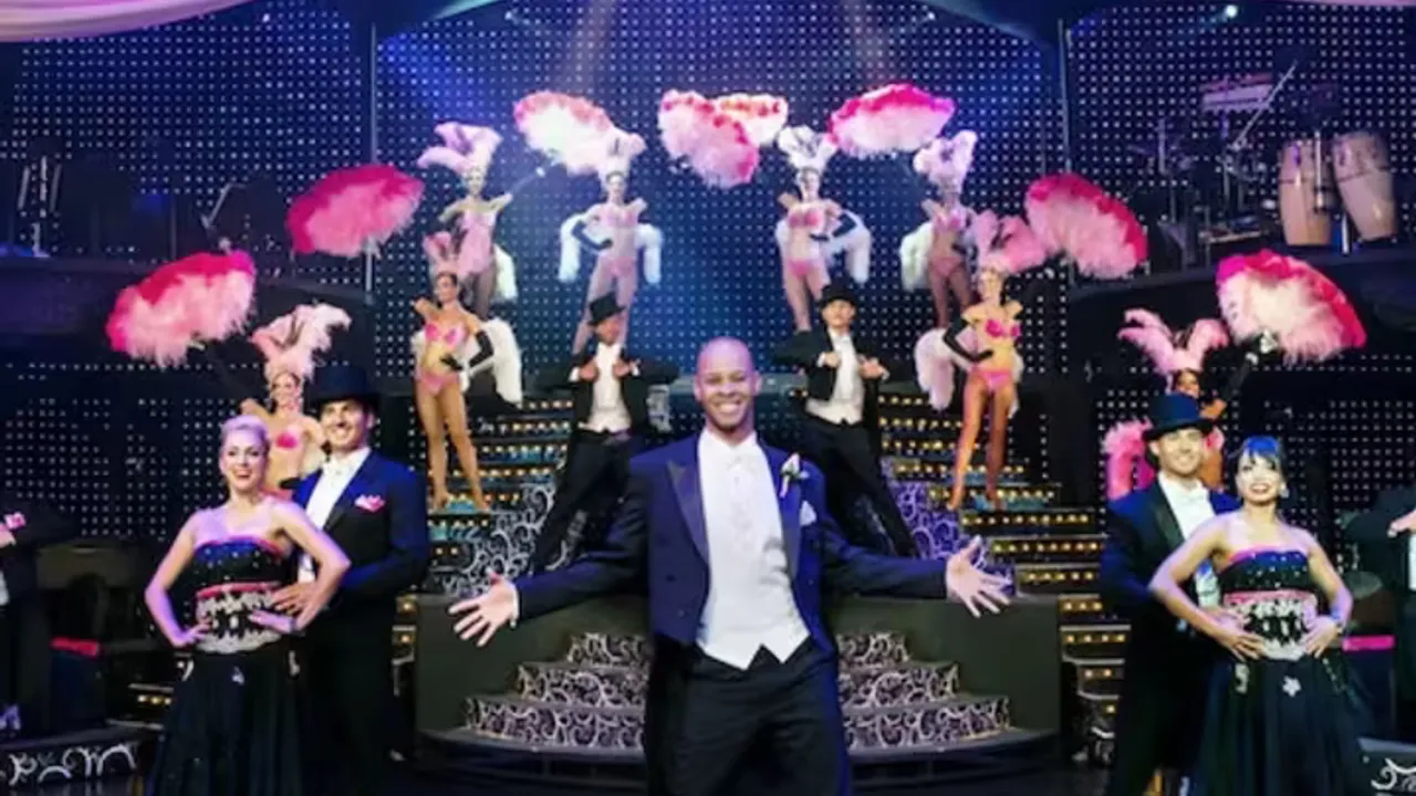 Saxe Theater Las Vegas: Vegas! The Show