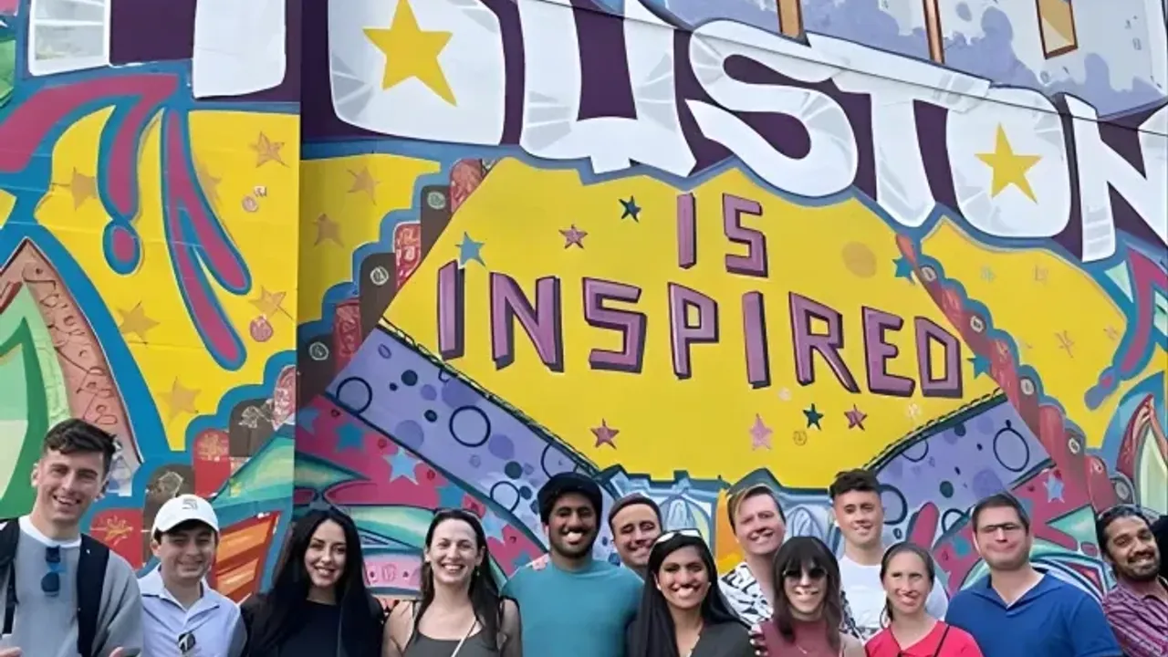 Howdy H-Town Street Art & Small Bar Tour