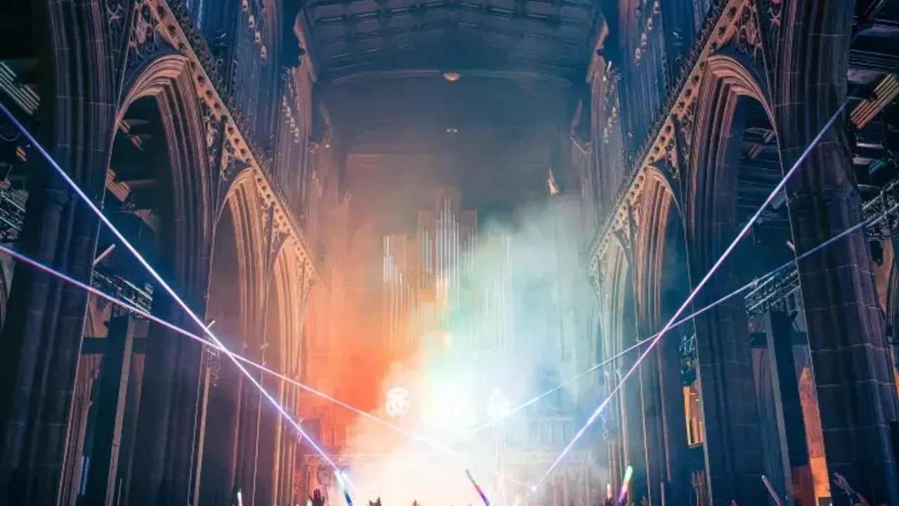 80s Silent Disco Inside St. George's Hall, Liverpool