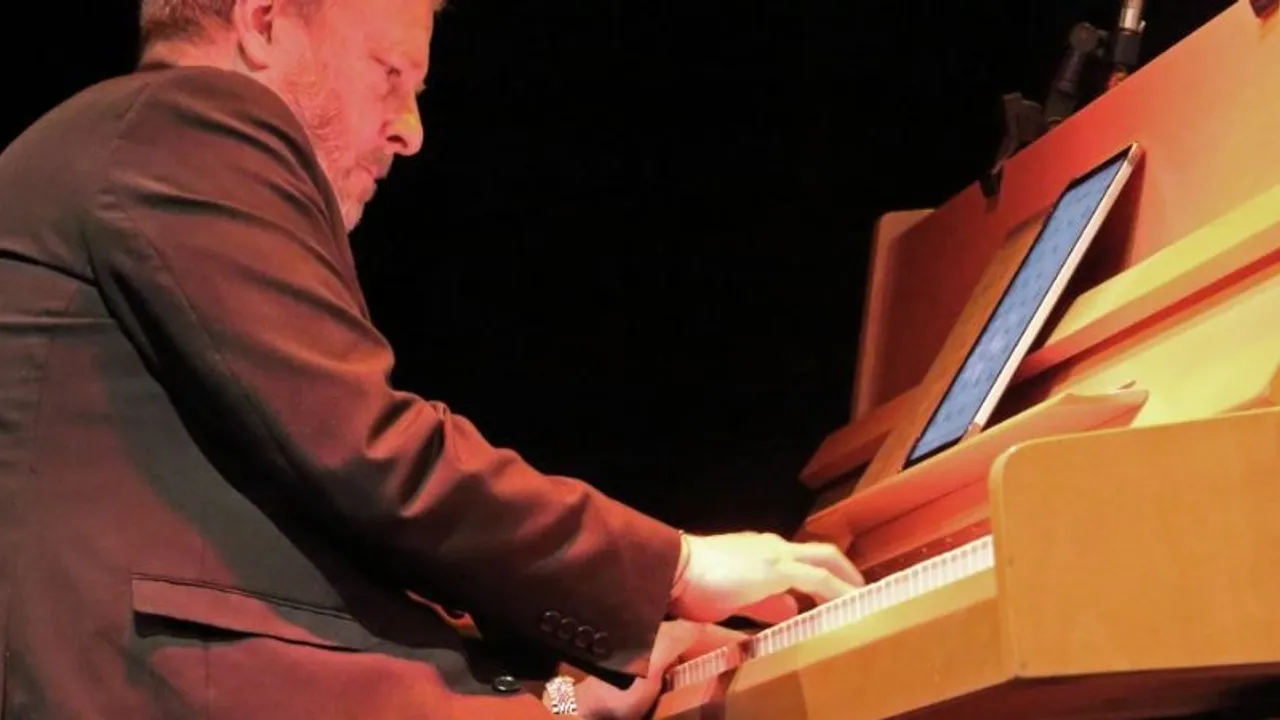 Jazz At St Andrews presents; Mark Edwards featuring Imogen Ryall