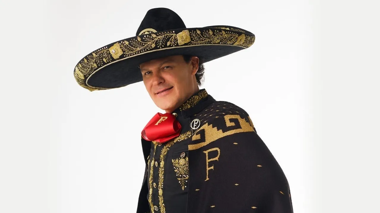 Pedro Fernández - Ave Fénix Two'r