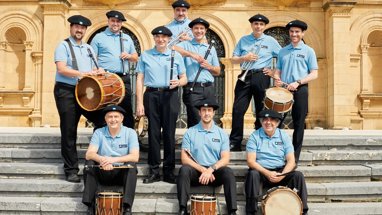 Concierto de la banda municipal de txistularis de San Sebastián
