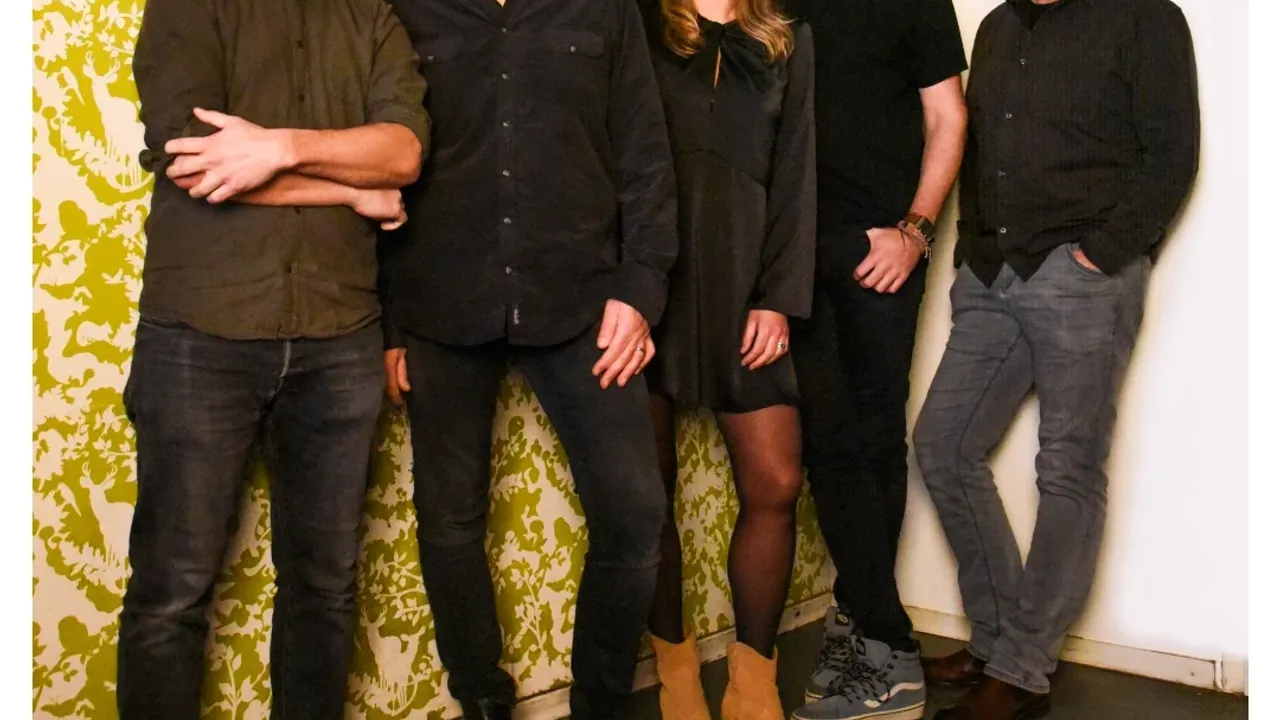 Motel: Indie- Folk & Americana Songs & Stories