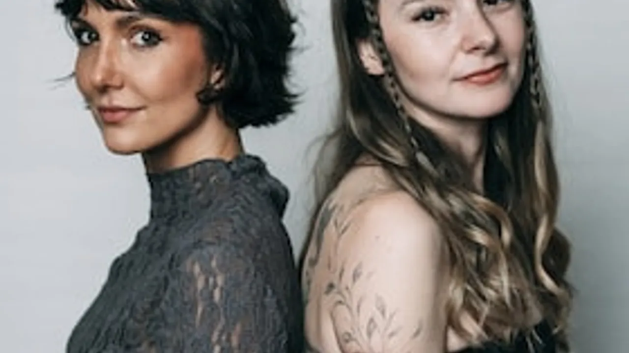 Laura Regenauer und Sarah Fischer live bei uns mit "Jede kann die Nächste sein"
