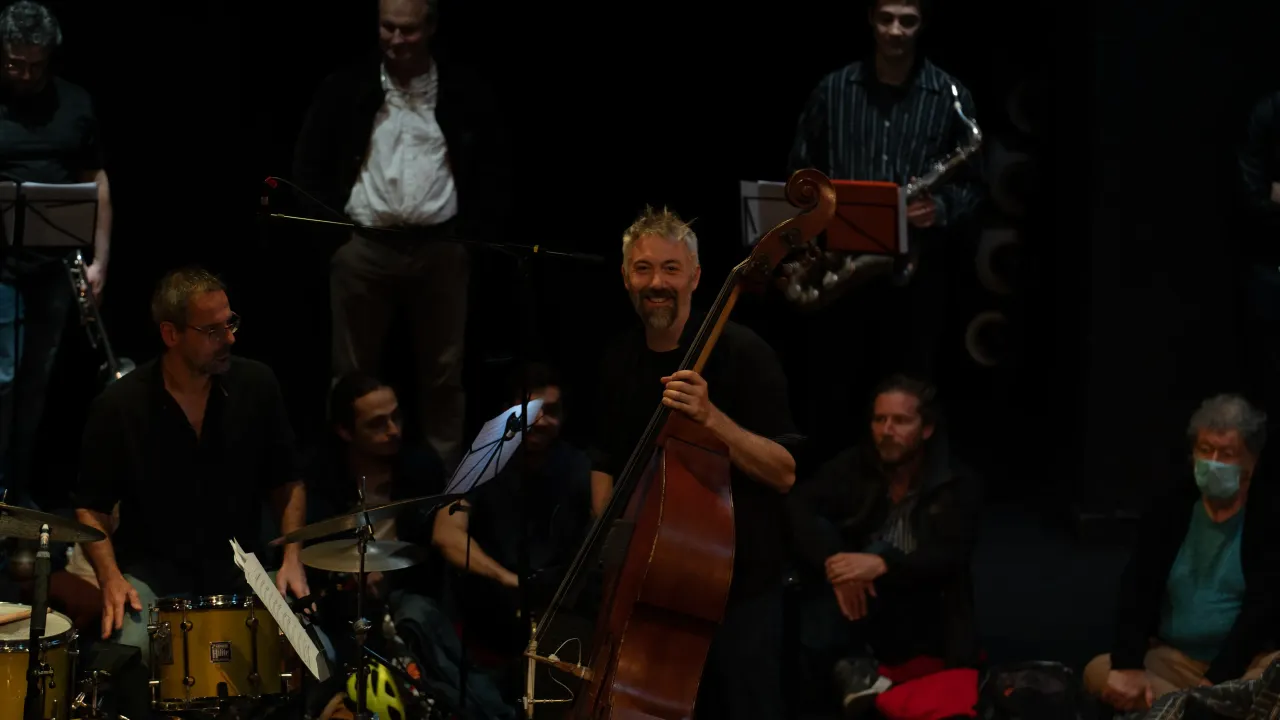 DISCOBLE : STABILE/MOBILE : Théo Girard et l'Orchestre Pensées Rotatives