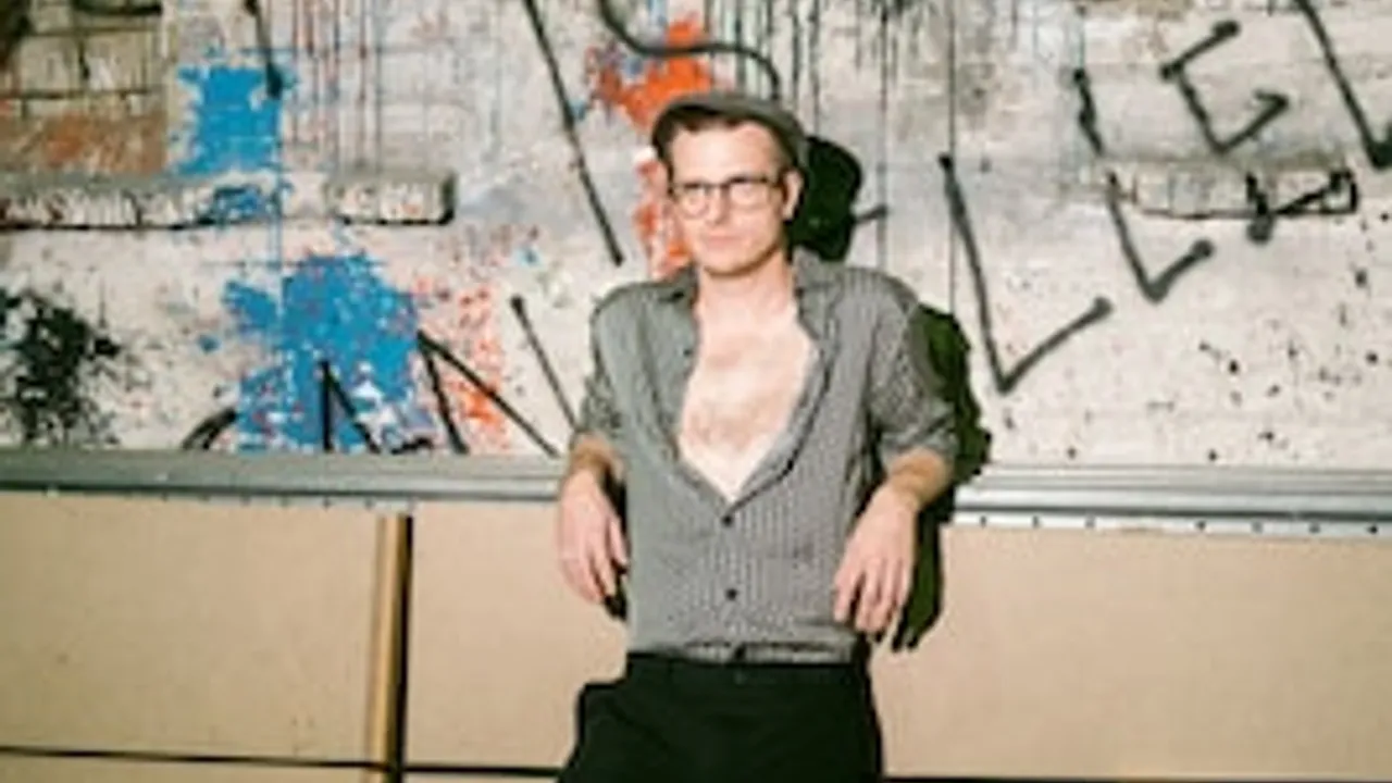 Moritz Neumeier - IMPROVISIERT - 1 STUNDE STAND UP