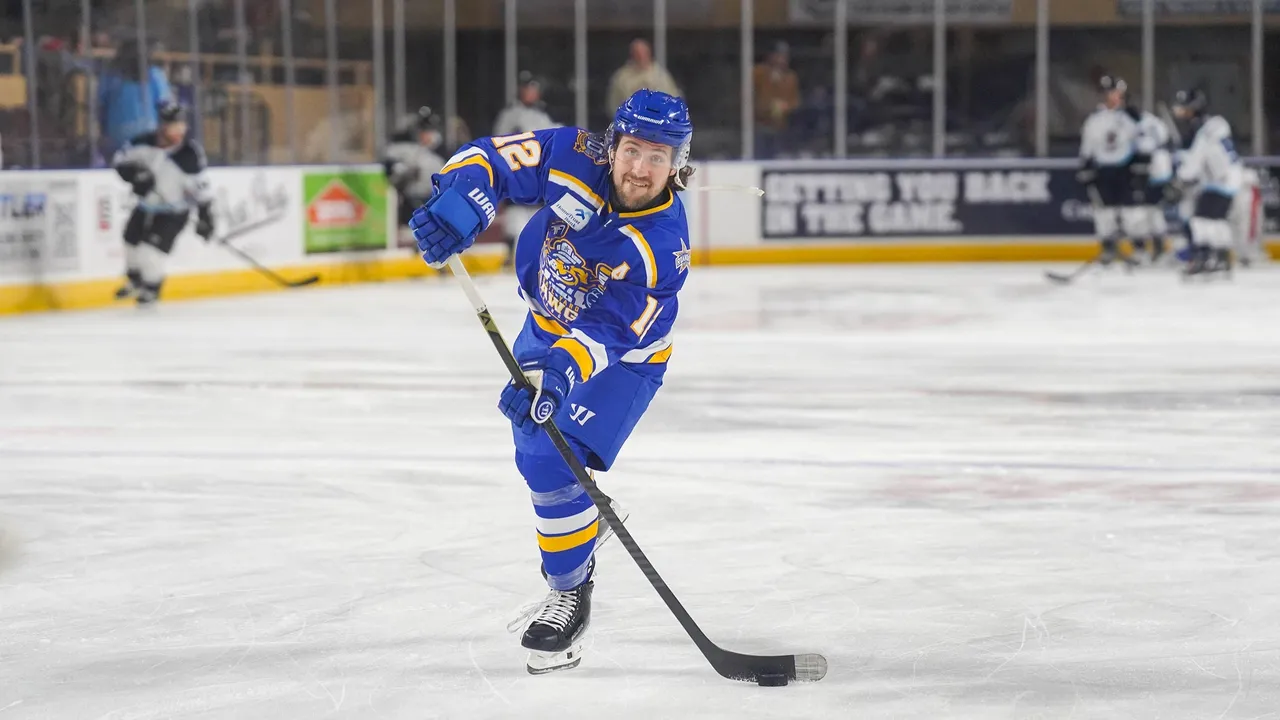 Small Dawg Races vs. Pensacola Ice Flyers