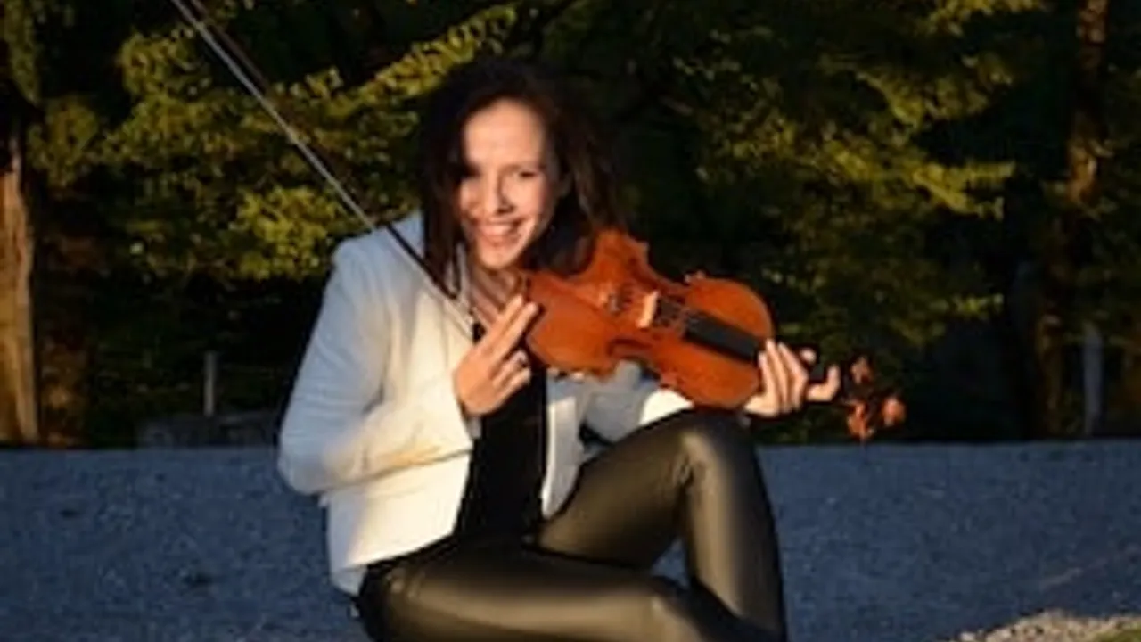 Natasha Korsakova - Eine musikalische Lesung | Bistro