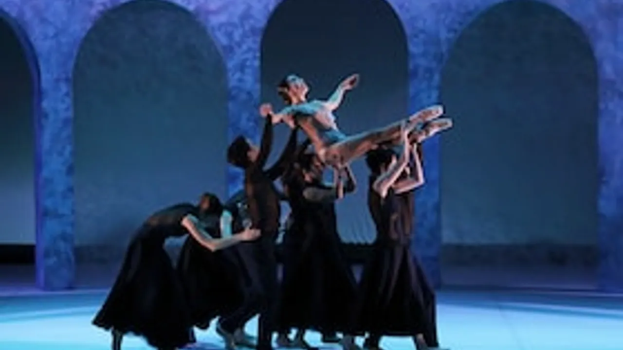 Compagnie Illicite Bayonne: Echoes of Tschaikowsky