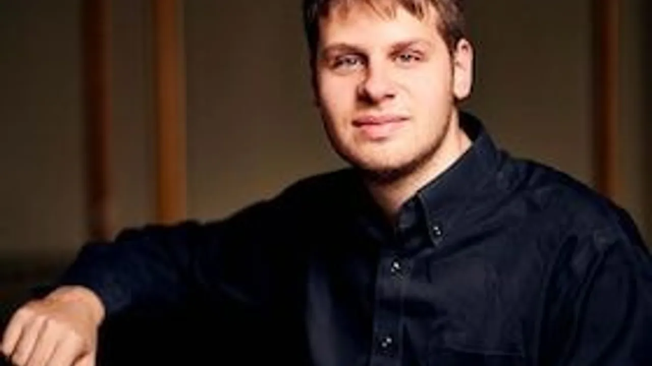 Earthquake – Dmitry Yudin, Klavier