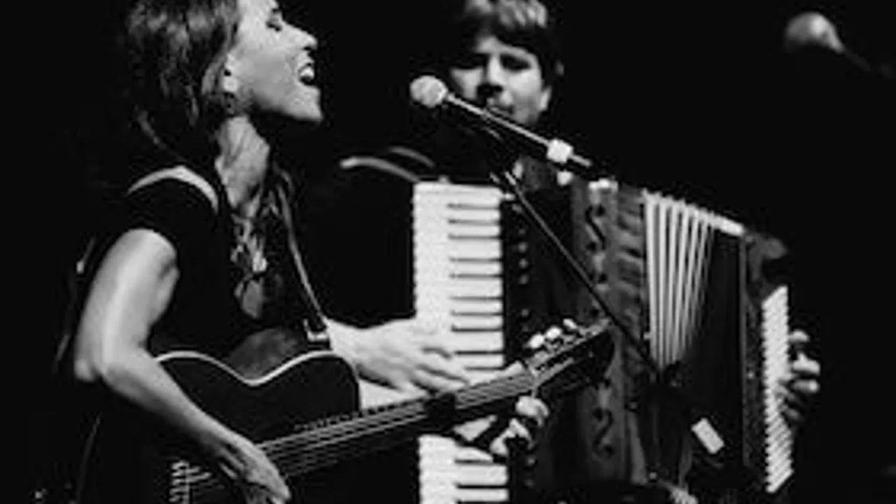 Lavinia Mancusi Duo (Italien) | Weltmusik - Kraftvolle Stimme vom Tiber