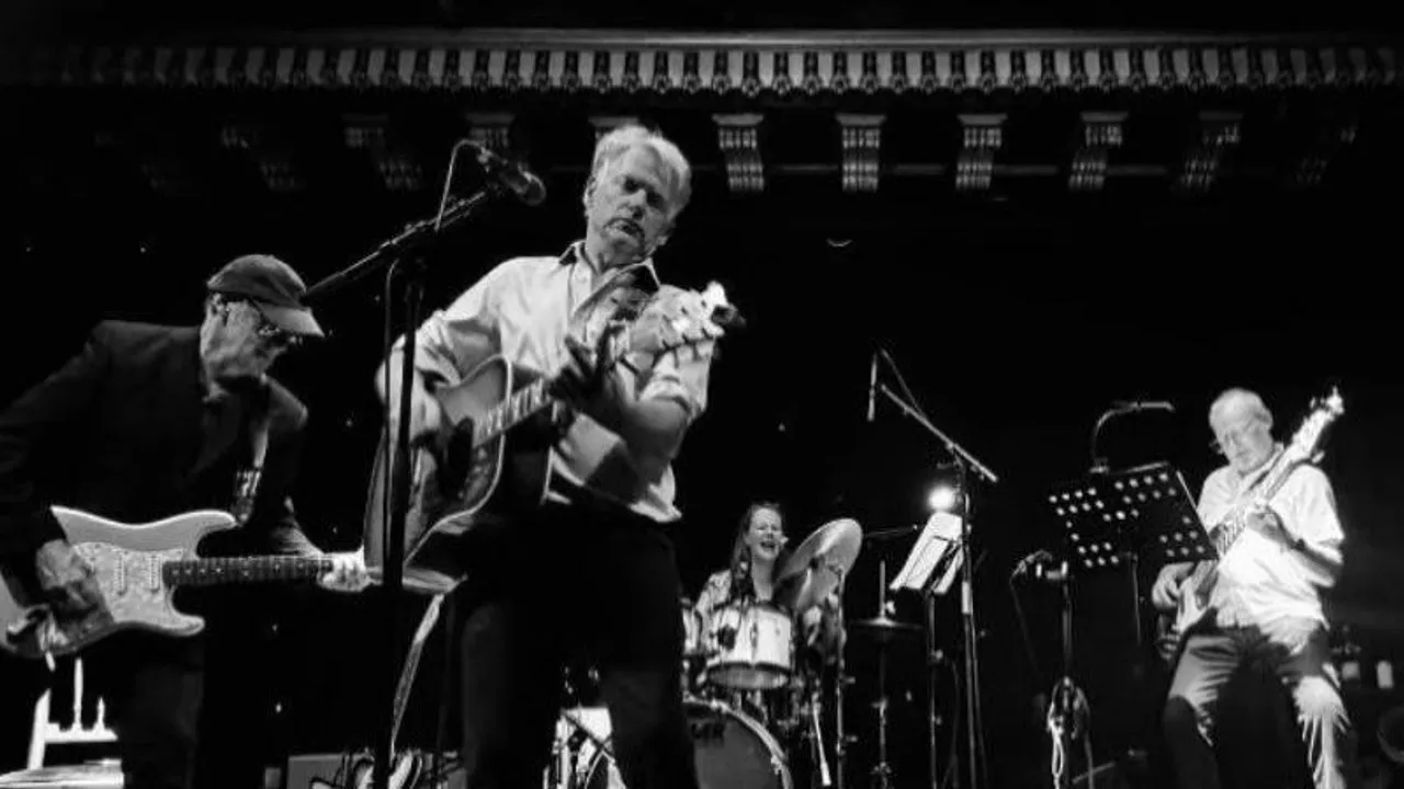 The Bathers live at Cottiers Theatre, Glasgow