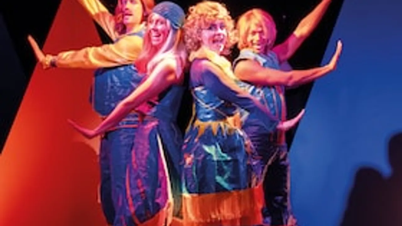 ABBA - Waterloo im Bällebad - Premiere