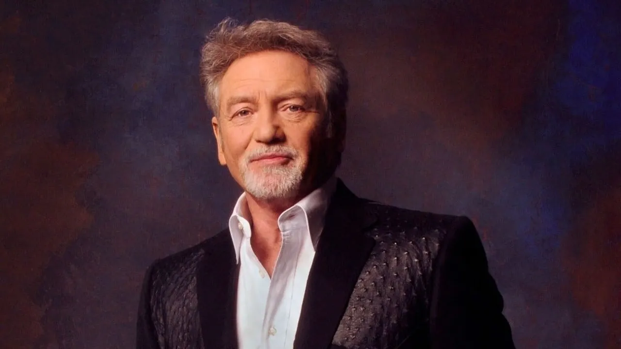 Larry Gatlin & The Nelons