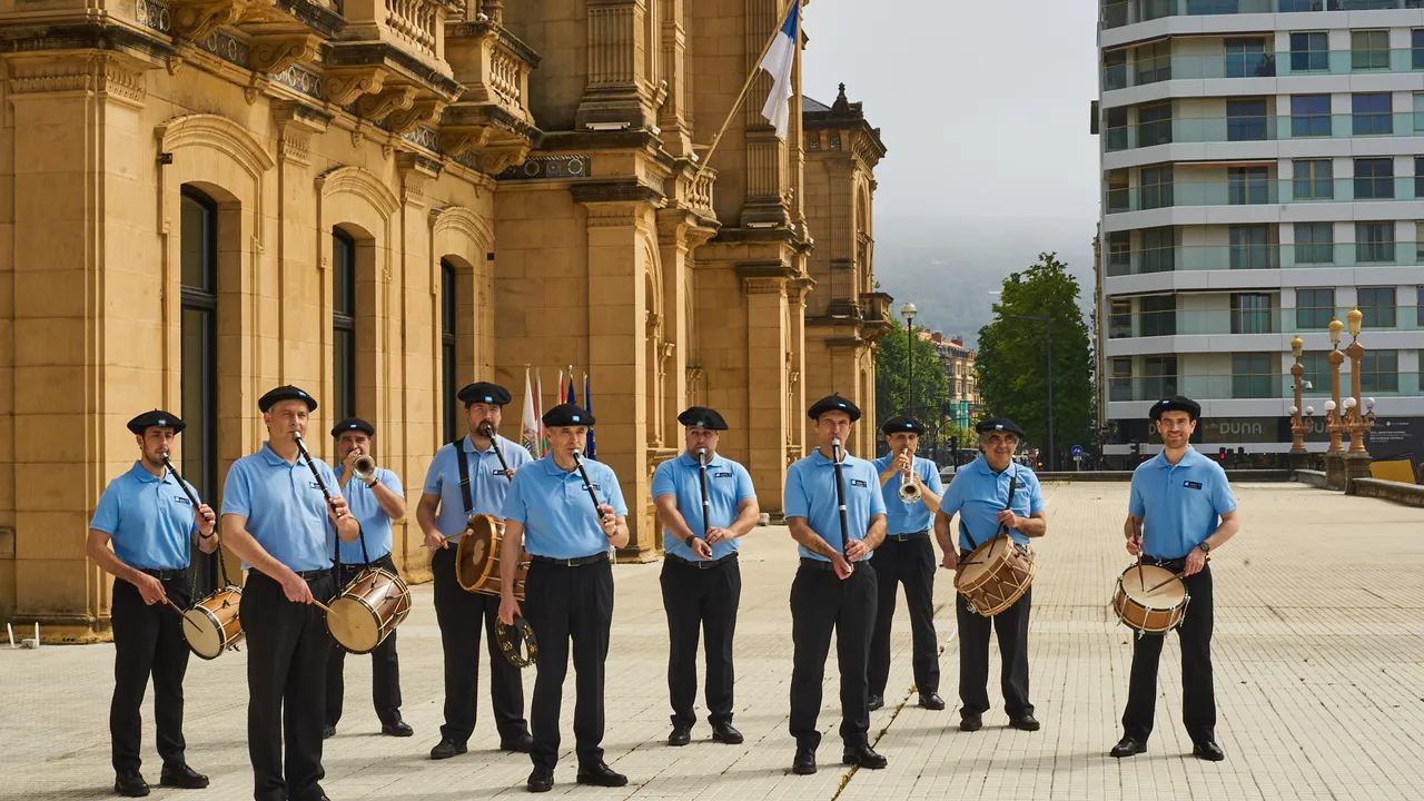 Concierto de la banda municipal de txistularis de San Sebastián