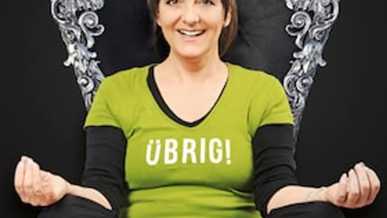 Rena Schwarz - jung attraktiv übrig 2.0