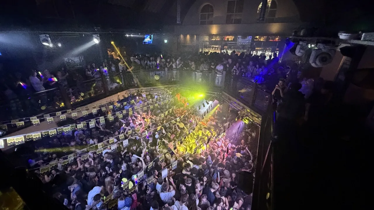 Saturday Queue Jump (entry by 11:30pm)
