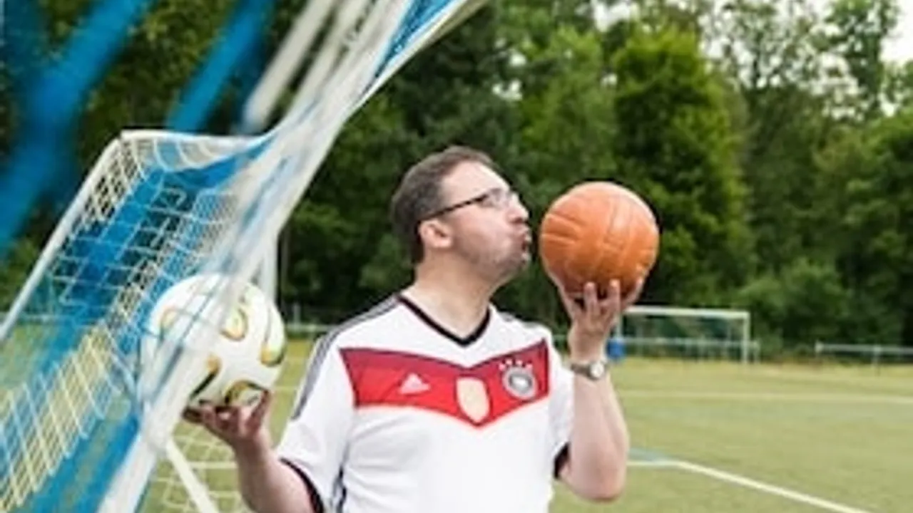 Uwe Spinder - Da lacht der Fußball!