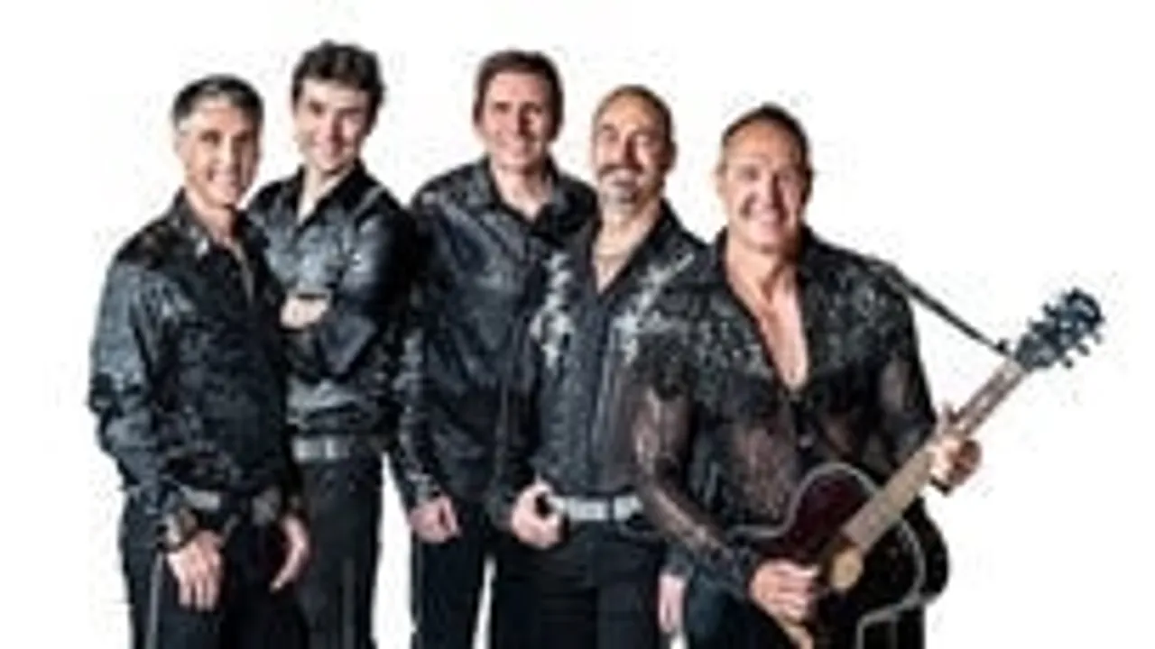 Super Diamond - The Neil Diamond Tribute.
