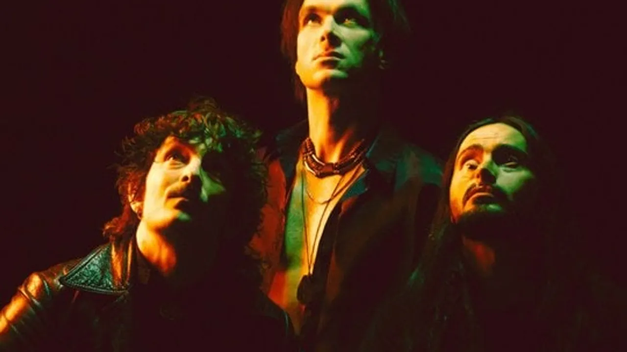 DIRTY SOUND MAGNET