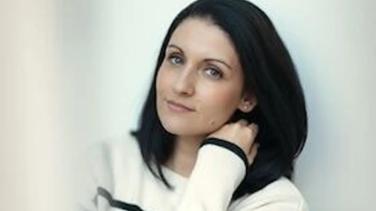 Annika Strauss - liest aus dem gemeinsam mit Sebastian Fitzek geschriebenen Buch „REM“