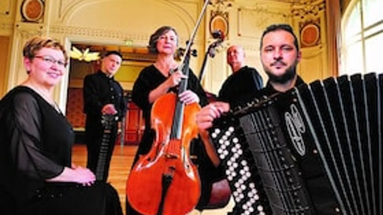 Ensemble Contrabajando