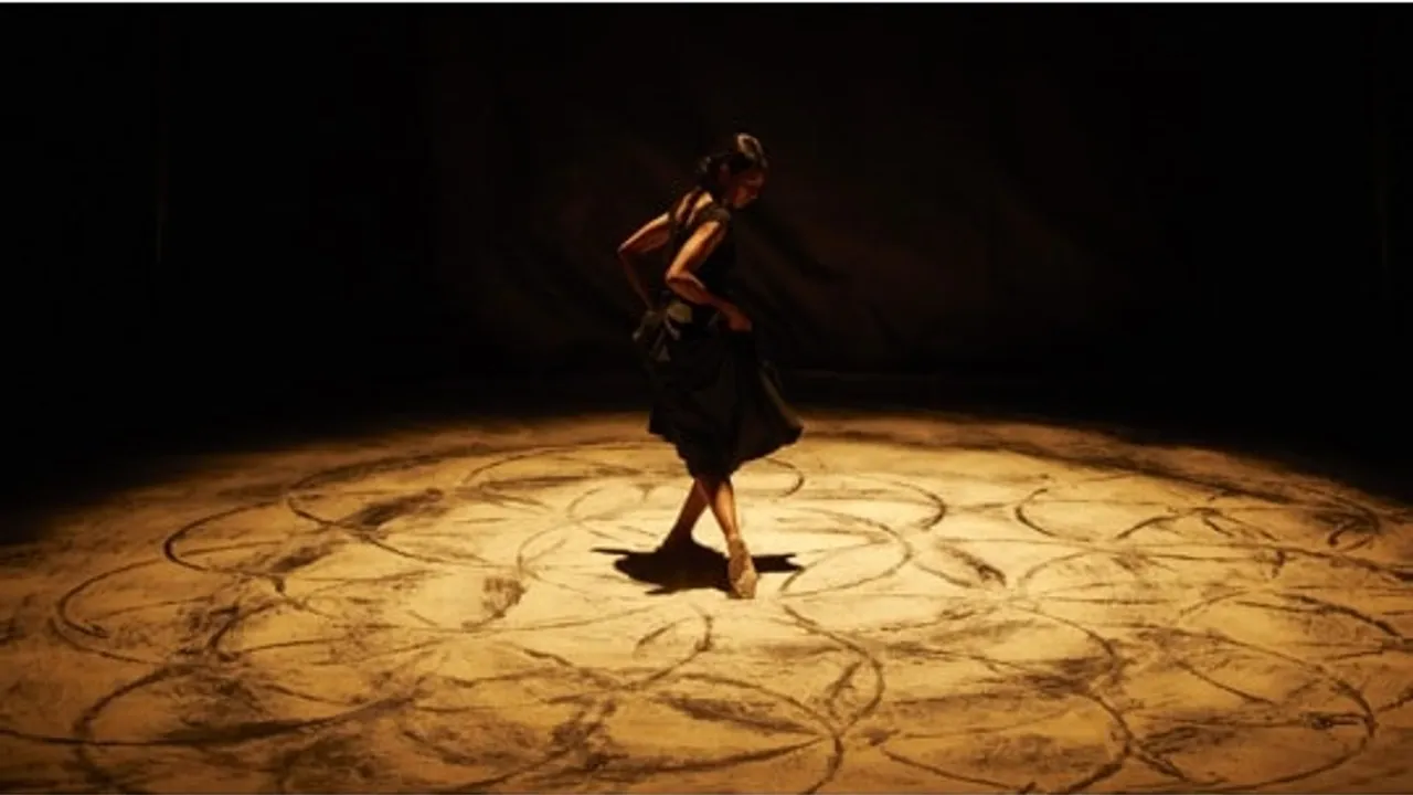 ENCUENTROS DE PAMPLONA 2026: "aSH, A piece by Aurélien Bory for Shantala Shivalingappa"