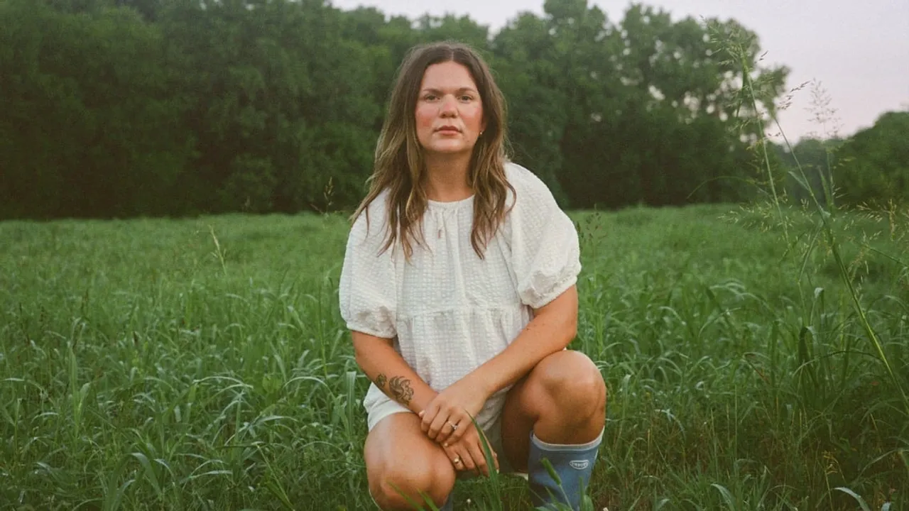 Abbie Gamboa: Have You Ever Looked Around Tour