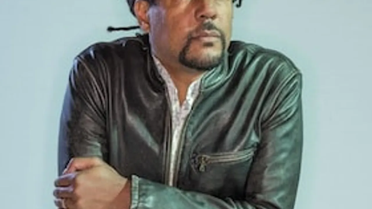 Colson Whitehead - Cool Machine