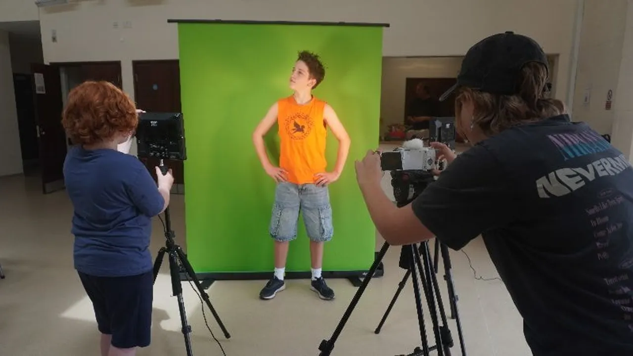 GREEN SCREEN WORKSHOP (AGES: 12-16)