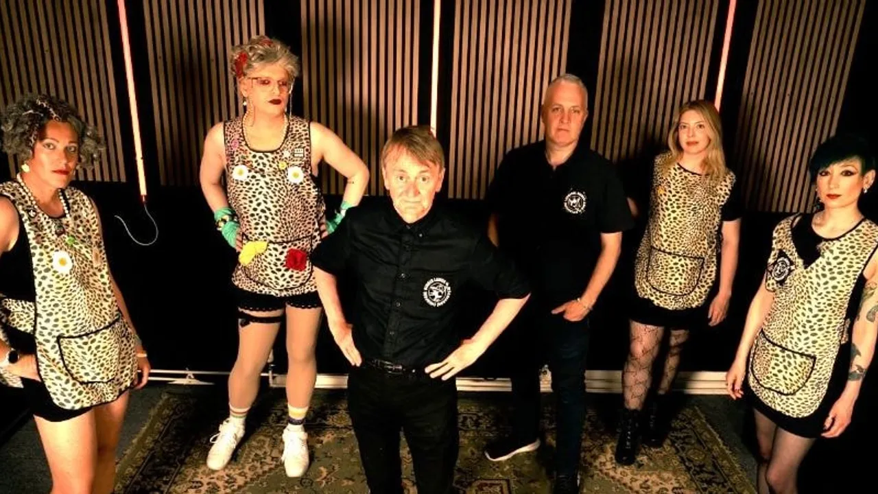 Pete Bentham & The Dinner Ladies in Birmingham!