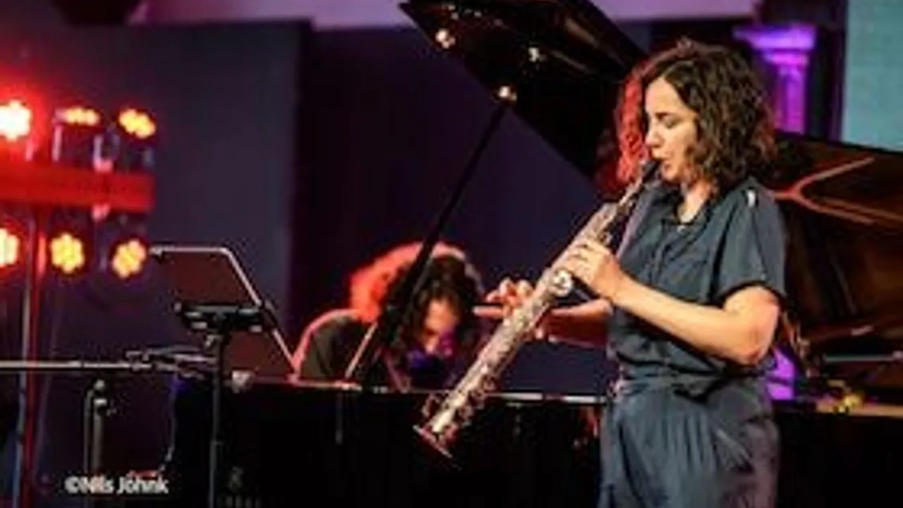 Asya Fateyeva - Around Bach