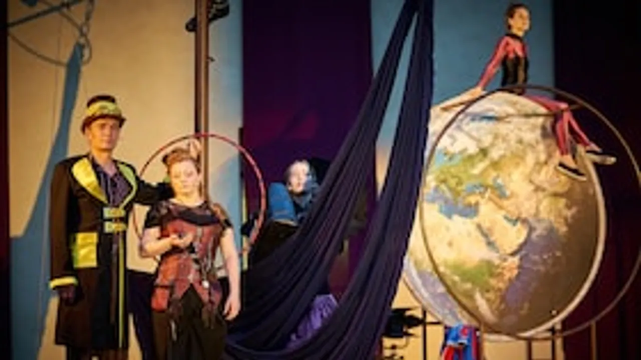In 80 Tagen um die Welt - Schauspiel-Spektakel von Soeren Voima nach Jules Verne