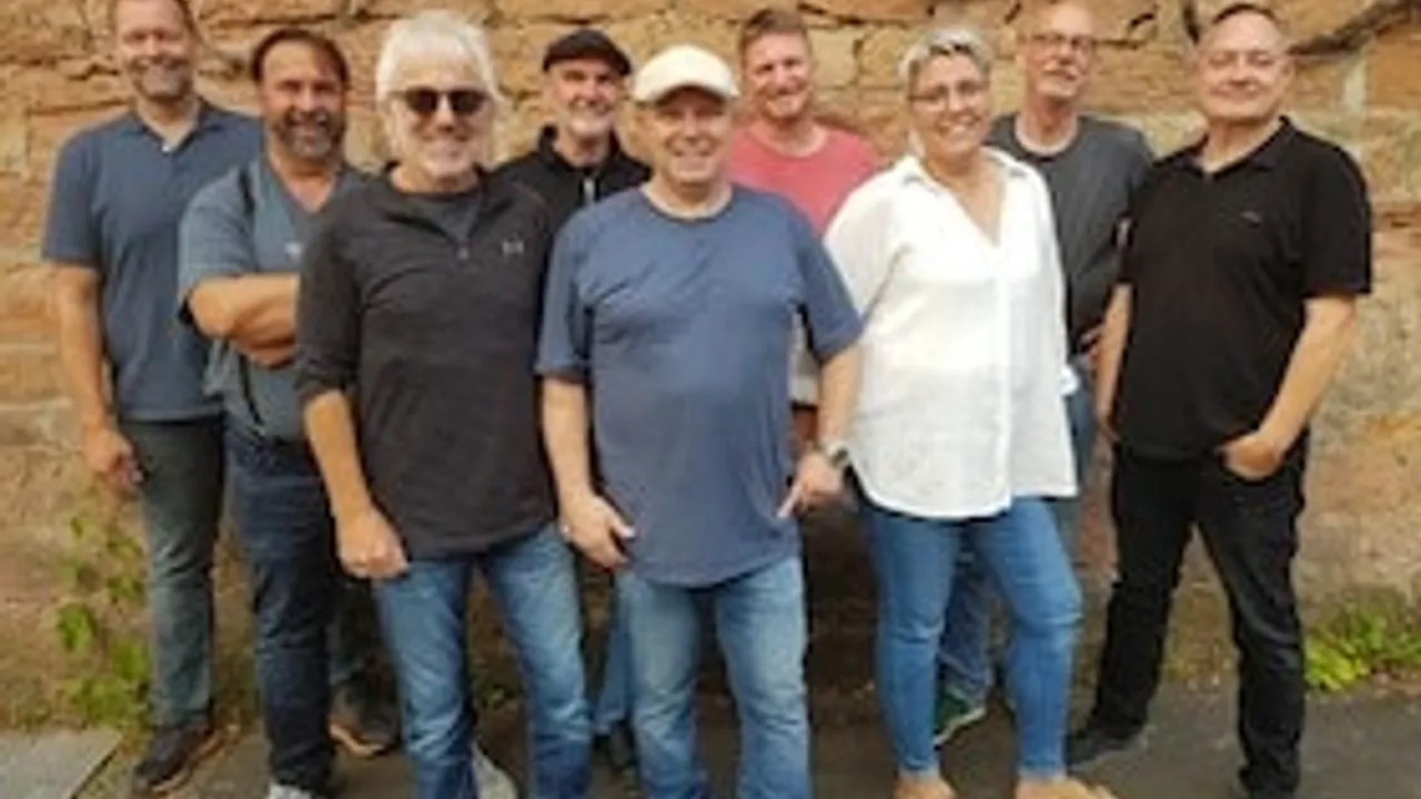 TEN OF A KIND - 30 Jahre! Live im Hofgarten
