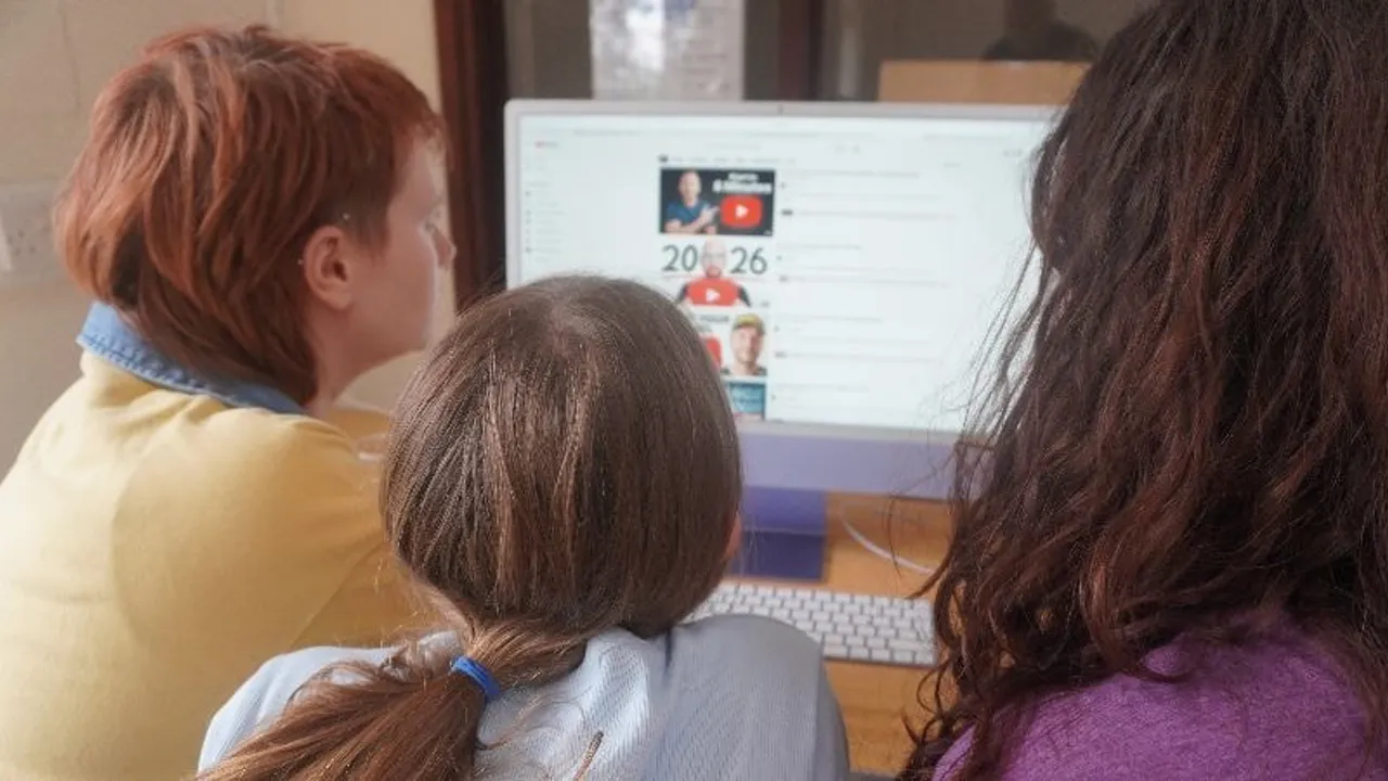 HOW TO BUILD A YOUTUBE CHANNEL TALENT LAB (AGES: 16-25)