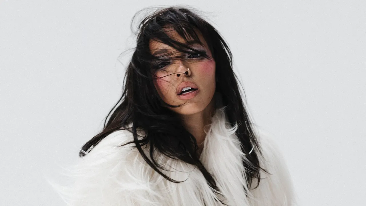 TINASHE - ONE NIGHT WITH A POPSTAR