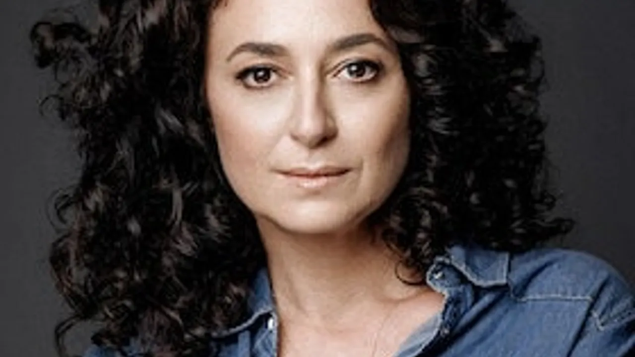 Ece Temelkuran - Nation of Strangers