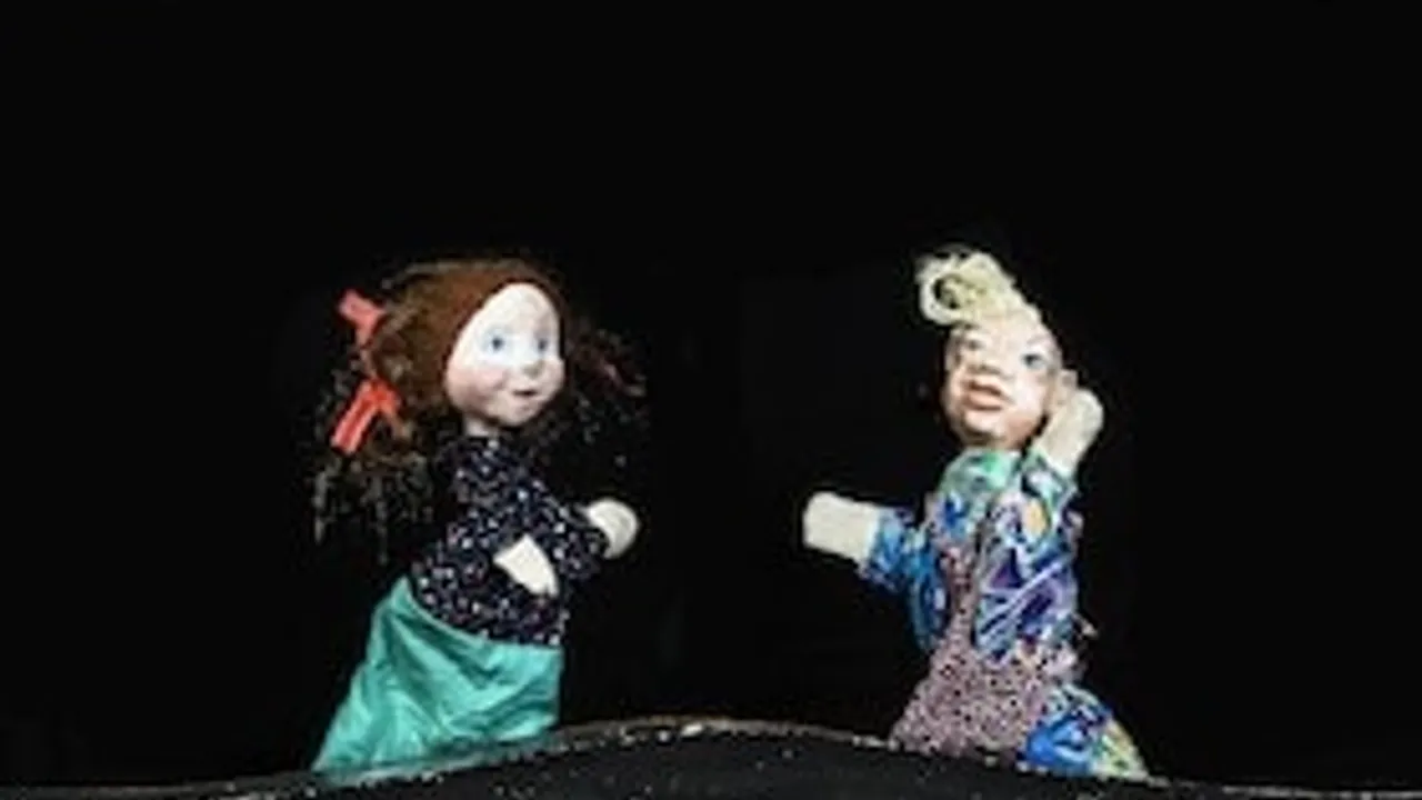 Kaspers Weihnachtswünsche und die frechen Zettelfresser - Figurentheater