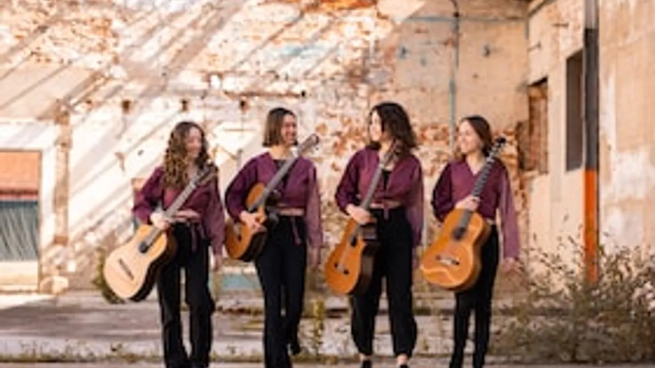 Aeres Guitar Quartet - luftige und bunte Gitarrenklänge