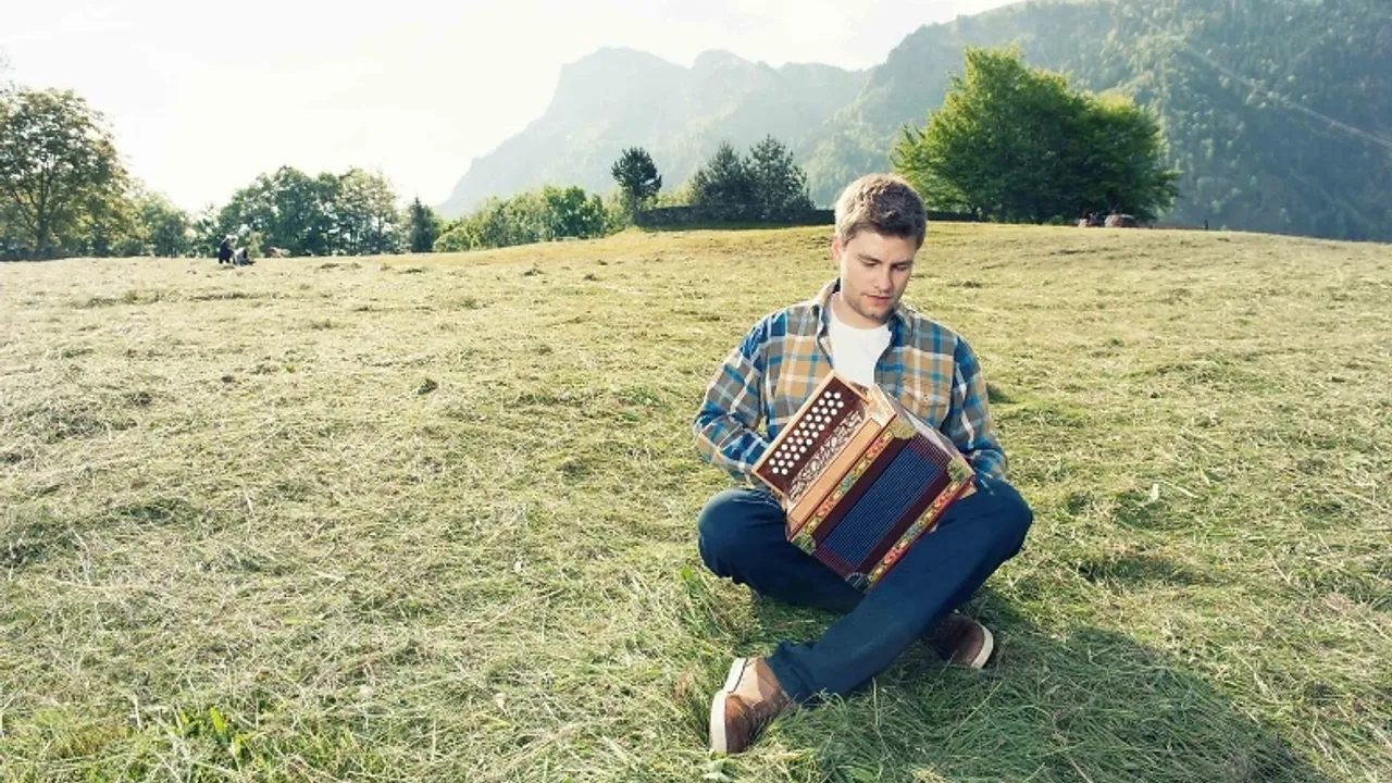 Big Band Zug & Adrian Würsch – Schwyzerörgeli mit Bläser-Pow