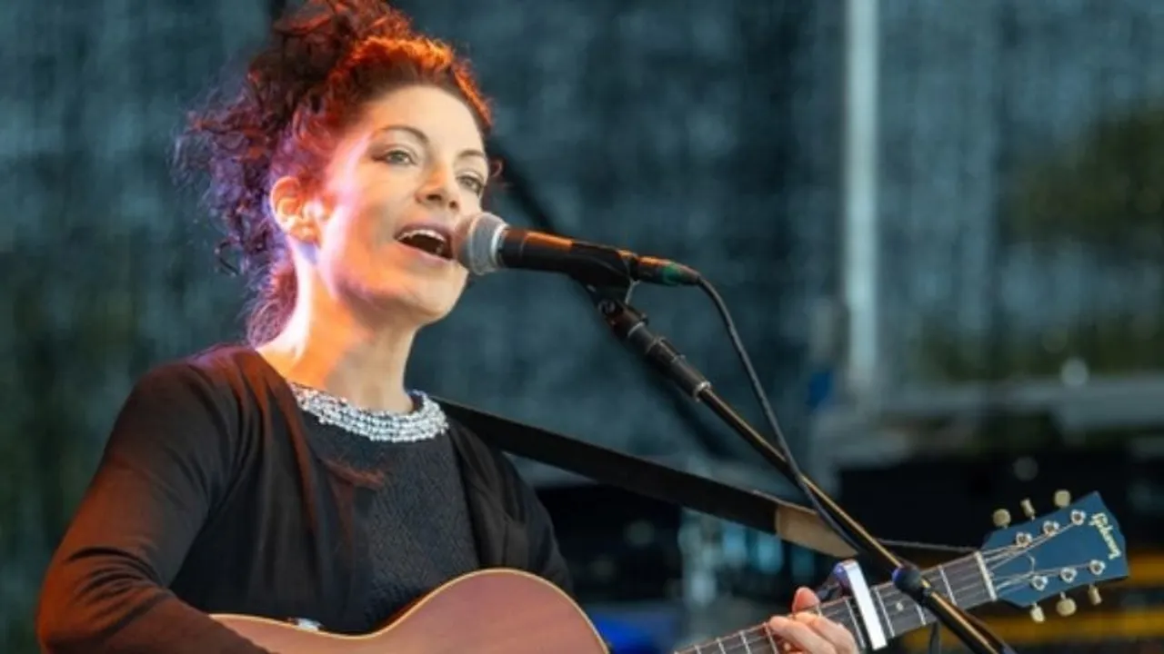 Edwina Hayes