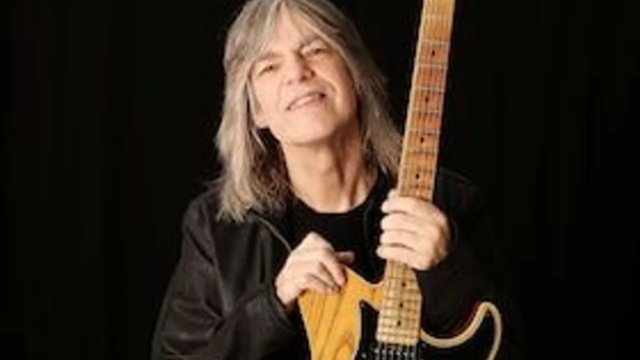 MIKE STERN BAND - Featuring: Dennis Chambers, Leni Stern, Chris Minh Doky & Bob Franceschini