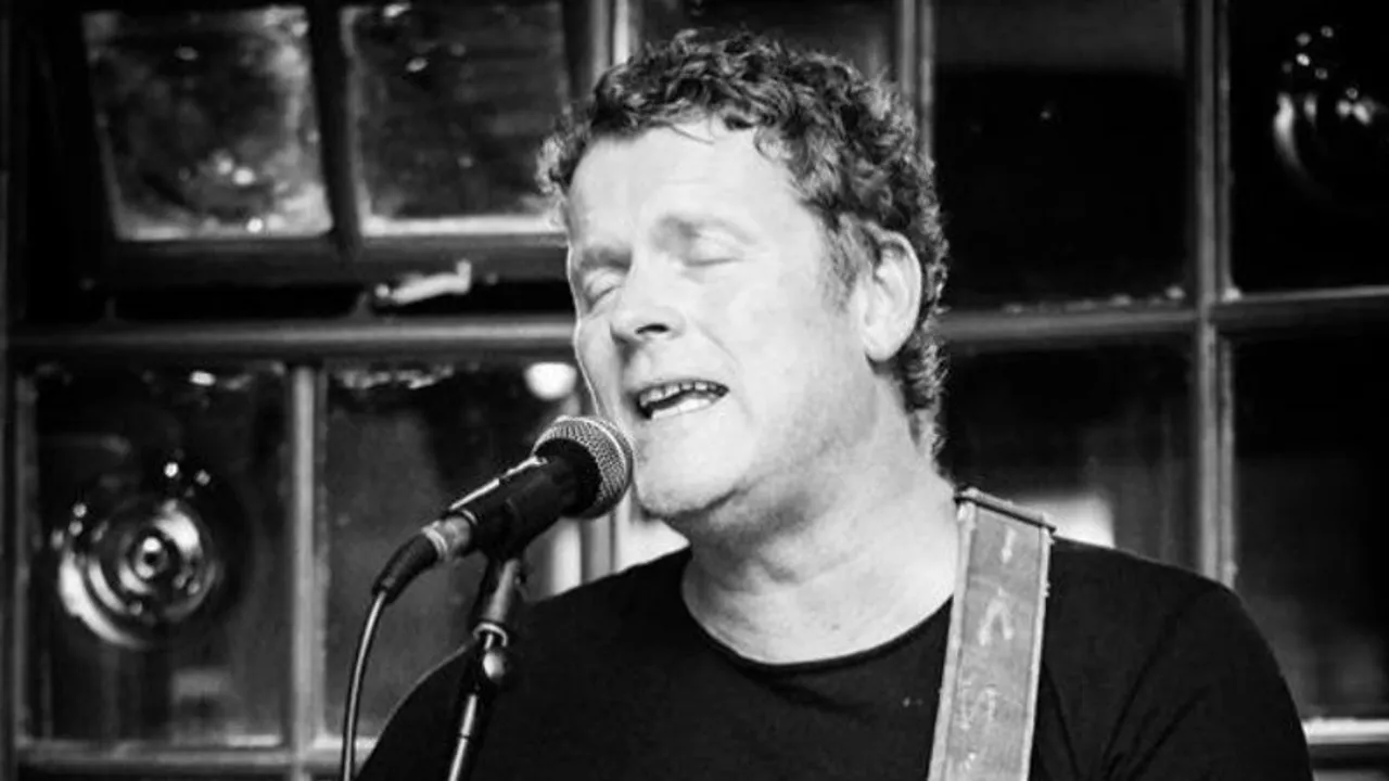 Nigel Clark (Dodgy) in Birmingham at The Rock & Roll Brewhouse