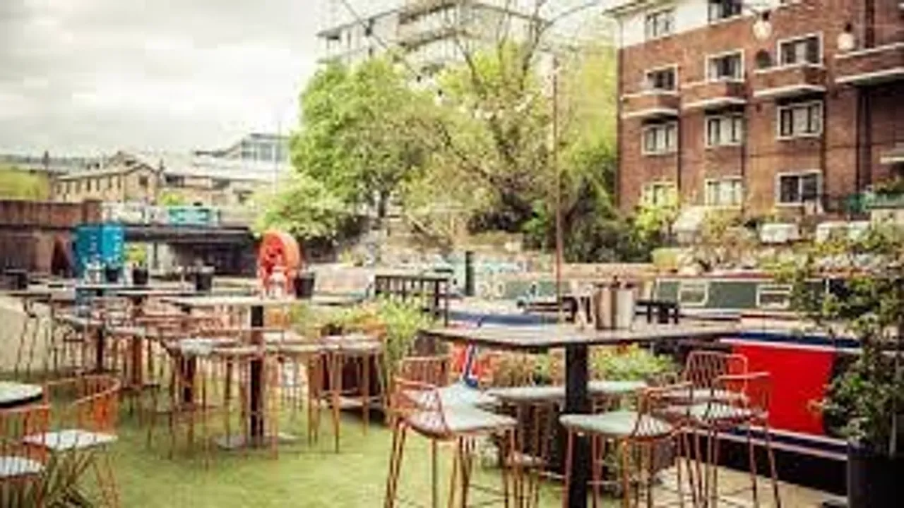 CANAL SIDE AFTERNOON SOCIAL! Autumn vibe! Enjoy views & conversations!