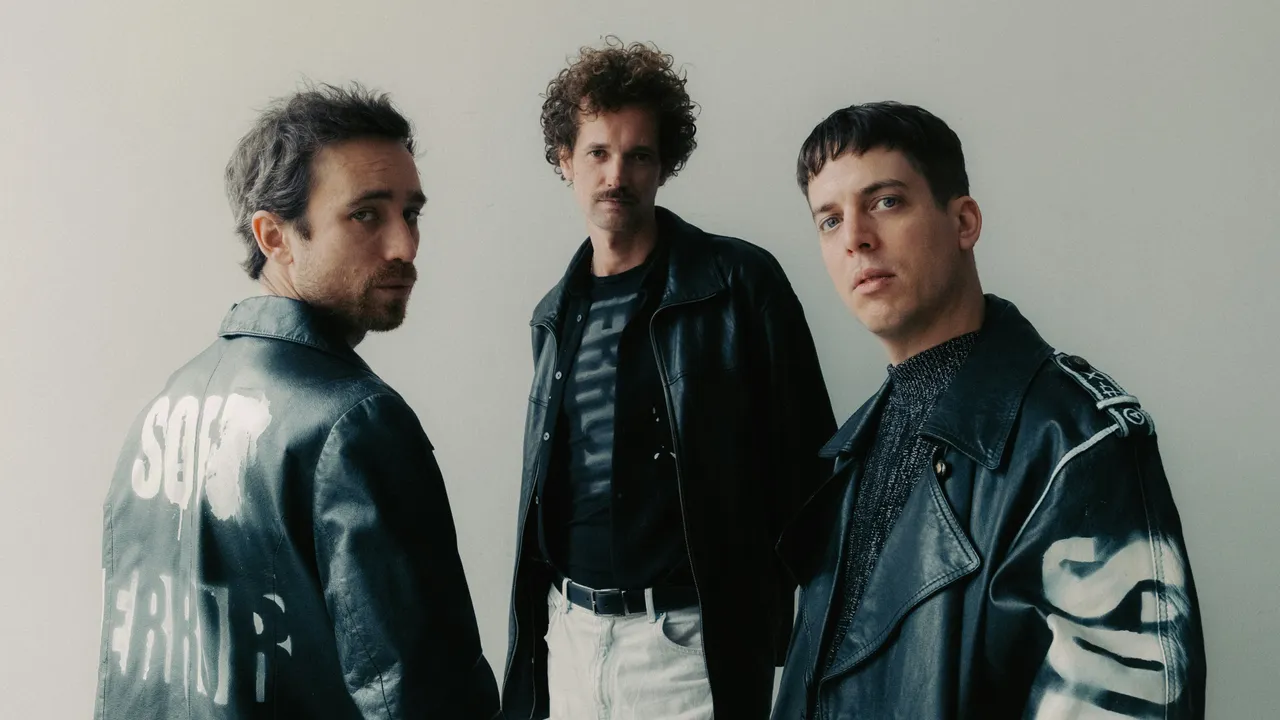 Say Yes Dog – "Soft Error" Europa-Tour